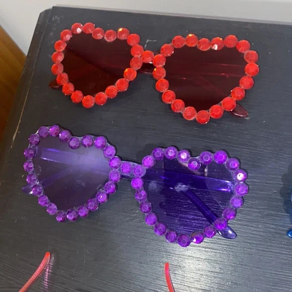 Heart shaped sunglasses - Picture 5 of 7